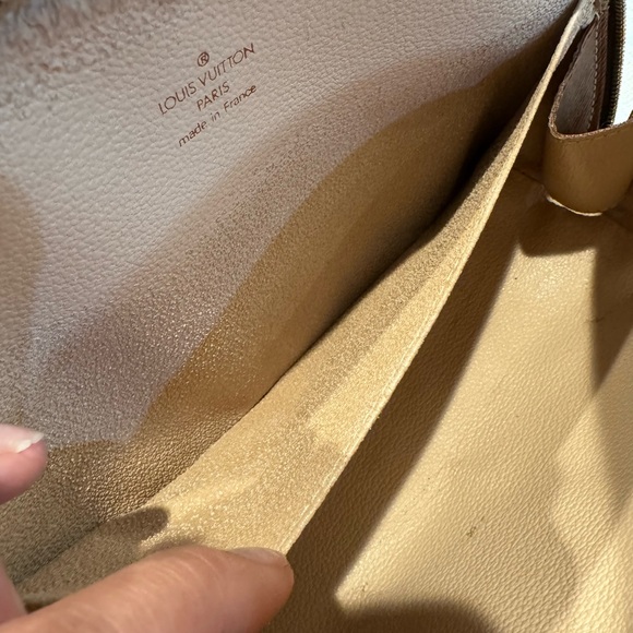 Authentic Louis Vuitton Demi Ronde pouch - Picture 10 of 11